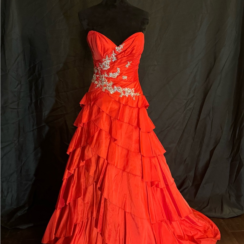 Elegant Strapless Red Evening Gown